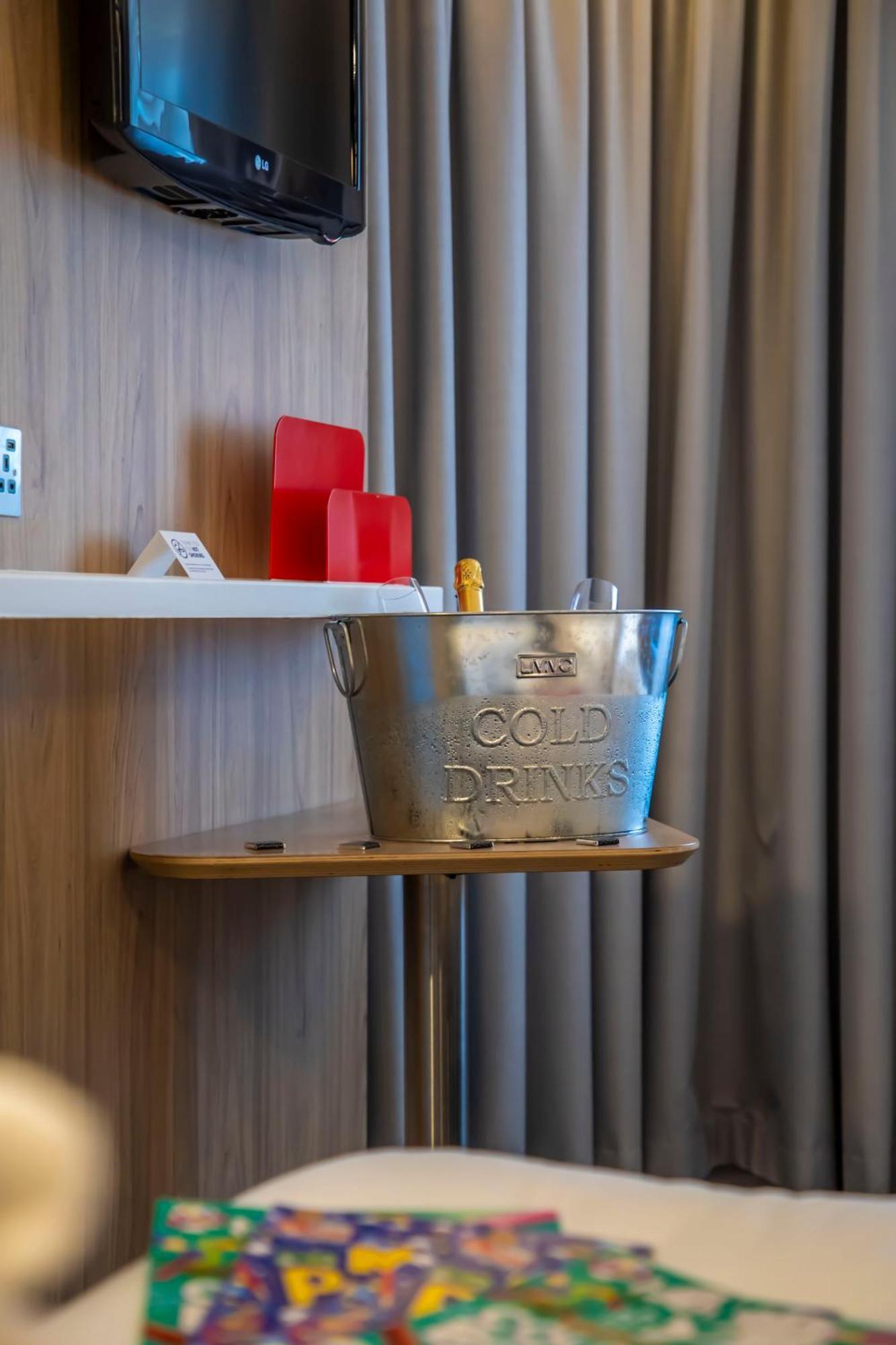 Holiday Inn Express Royal Docks By Ihg London Eksteriør bilde