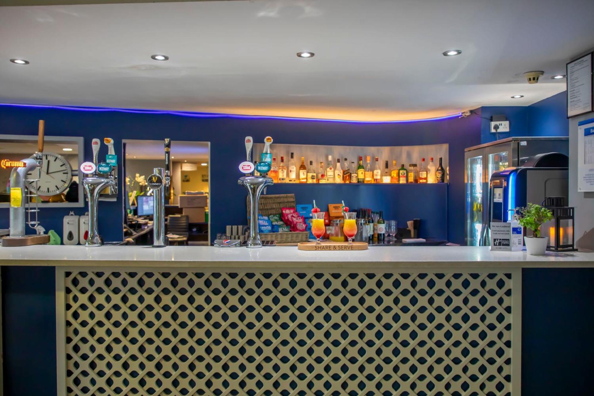 Holiday Inn Express Royal Docks By Ihg London Eksteriør bilde